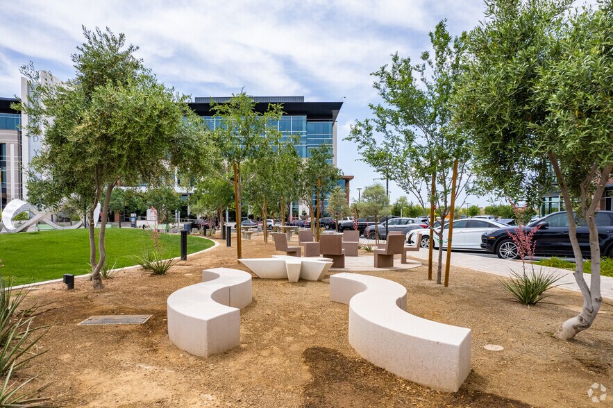 More Photos Of 15150 W Park Pl, Goodyear Office For Lease