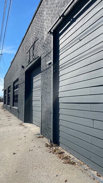 More Photos Of 715 W Whitehall St SW, Atlanta Warehouse For Lease