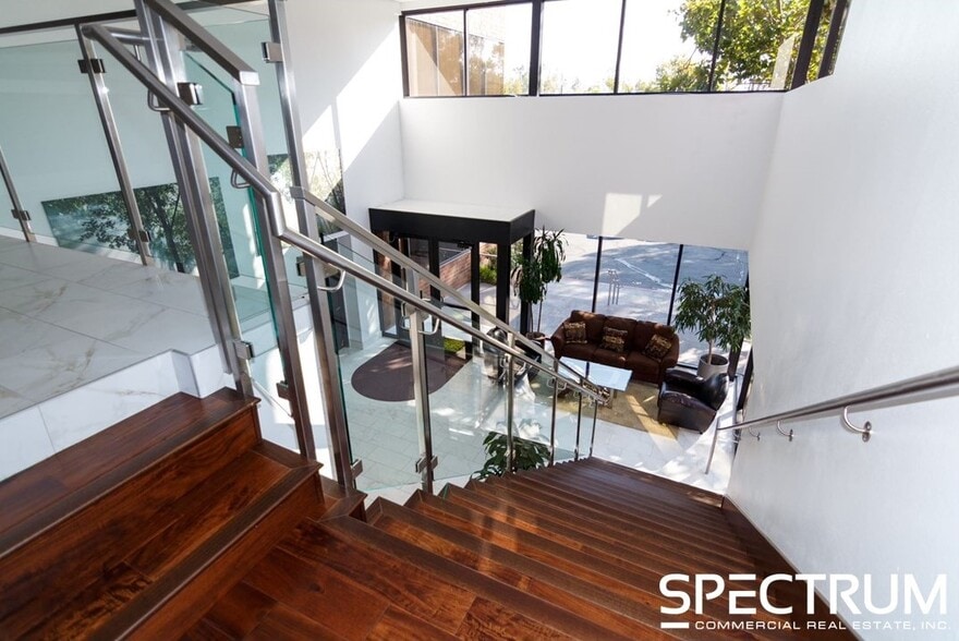 More Photos Of 27201 Tourney Rd, Valencia Medical For Lease