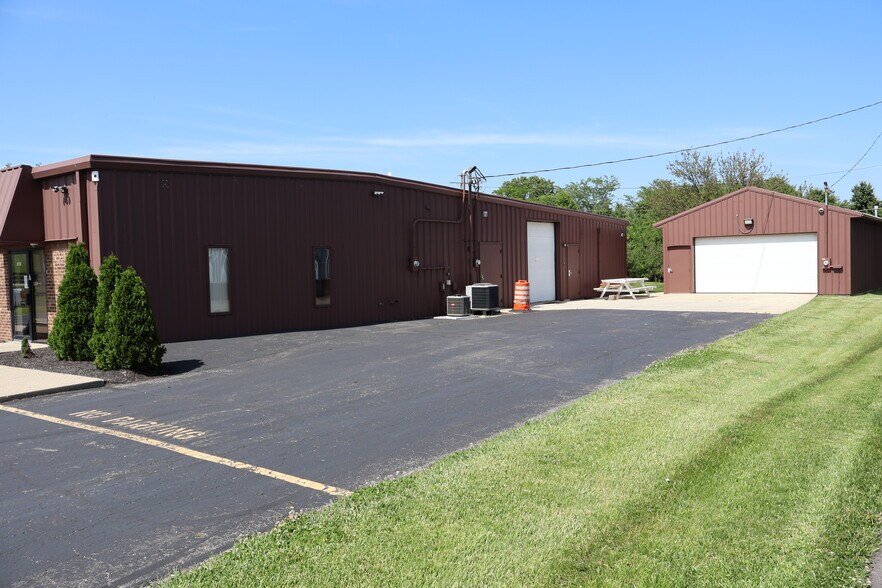 More Photos Of 6110 Enterprise Pky, Grove City Flex For Lease