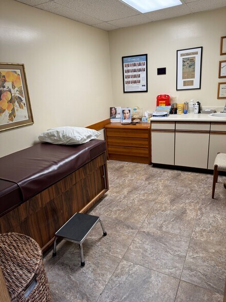 More Photos Of 239 Wakea Ave, Kahului Medical For Sale