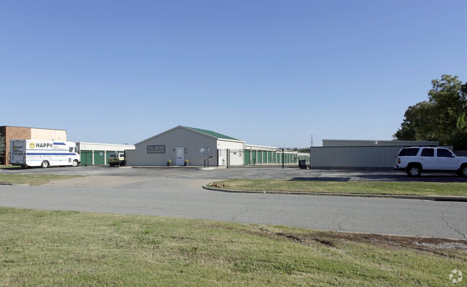 More Photos Of 4247 S 76th Ave, Tulsa Self Storage For Sale