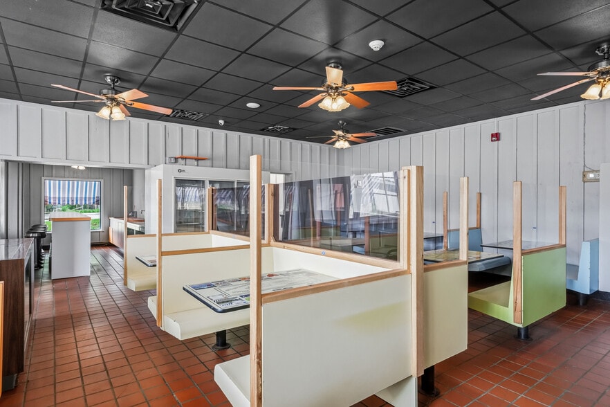 More Photos Of 924 N Bethlehem Pike, Ambler Restaurant For Sale