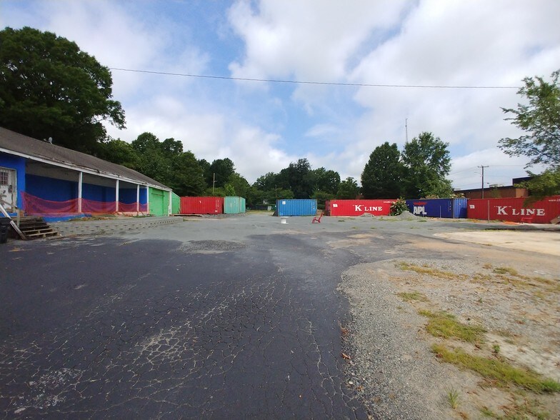 More Photos Of 1725 N Tryon St N, Charlotte Freestanding For Sale