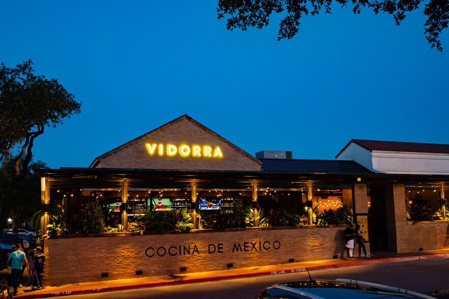 More Photos Of 5100 Belt Line Rd, Addison Unknown For Lease