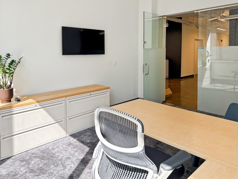 More Photos Of 40 E Huron St, Chicago Coworking Space