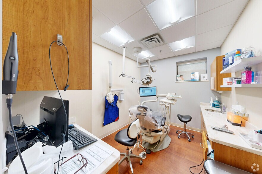 More Photos Of 555 Kinderkamack Rd, Oradell Medical For Sale