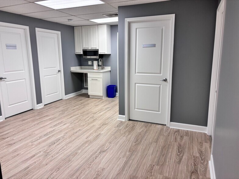 More Photos Of 751 Rockville Pike, Rockville Medical For Sale
