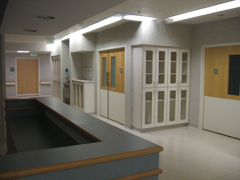 More Photos Of 9650-9670 E Washington St, Indianapolis Medical For Lease