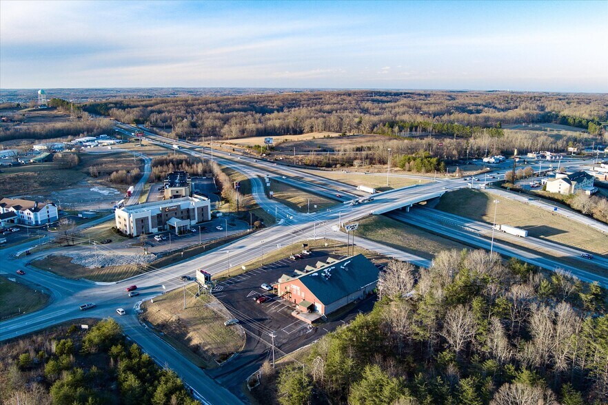 More Photos Of 78 Chestnut Hill Rd, Crossville Freestanding For Sale