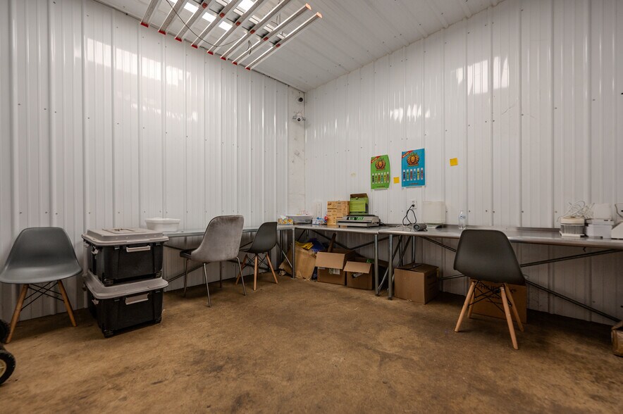 More Photos Of 947 N Buffington Rd, Sallisaw Warehouse For Sale