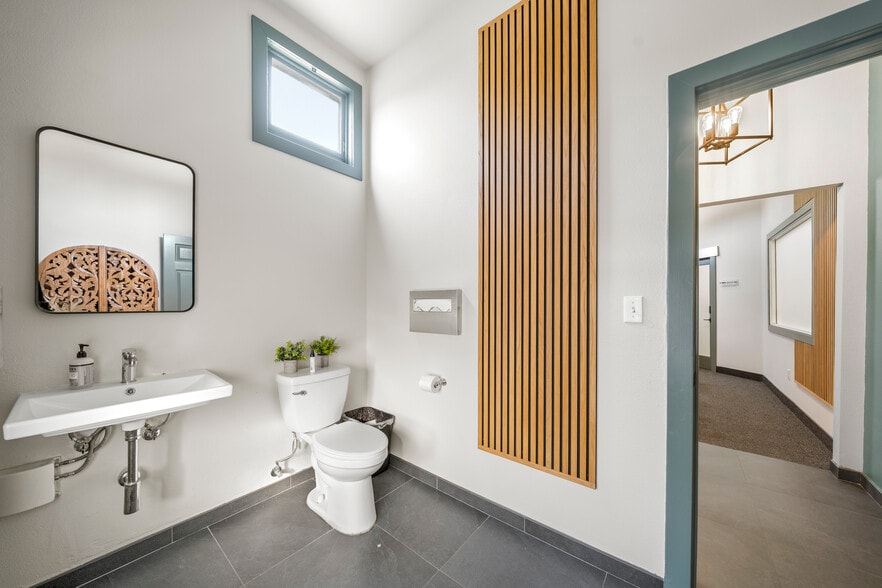 More Photos Of 212 Main St, Seal Beach Office Residential For Lease