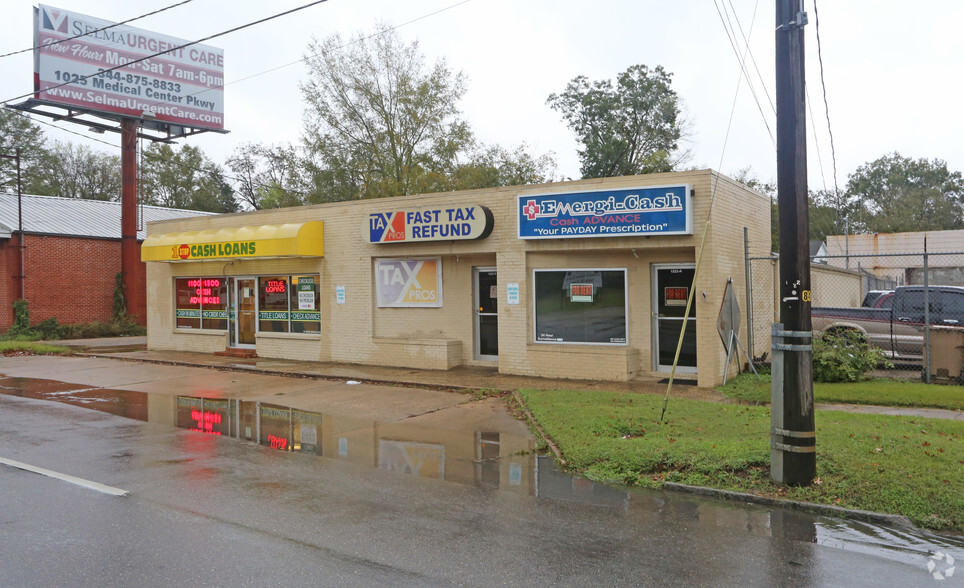 Primary Photo Of 1522 Broad St, Selma Department Store For Lease