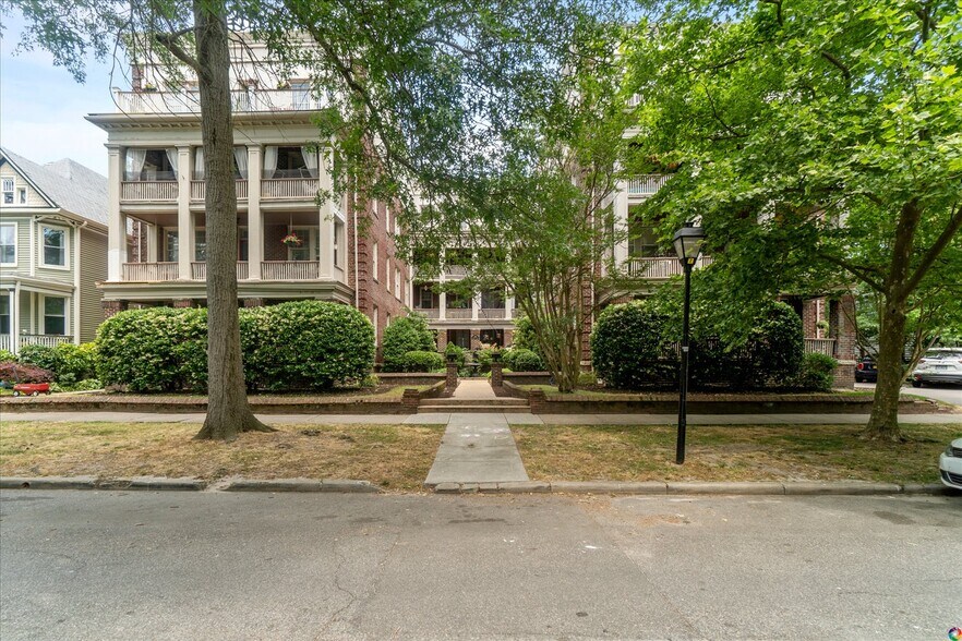 More Photos Of 230 E 40th St, Norfolk Apartments For Sale