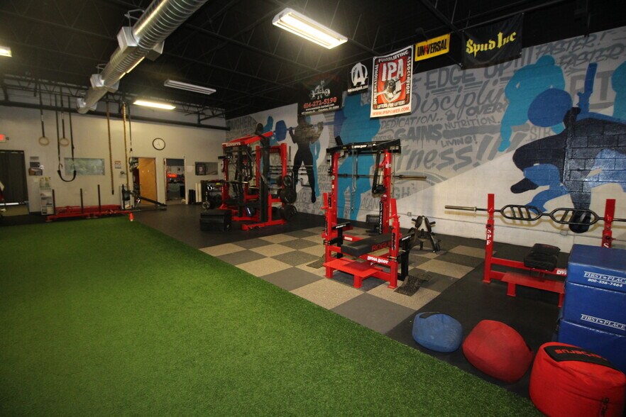 More Photos Of 121 Friends Ln, Newtown Medical For Sale