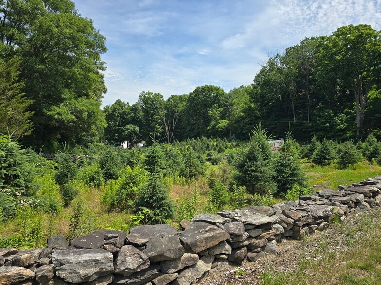 More Photos Of 11 Bunker Hill Rd, Andover Warehouse For Sale