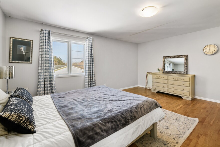 More Photos Of 7 Justin Dr, Coverdale Convenience Store For Sale