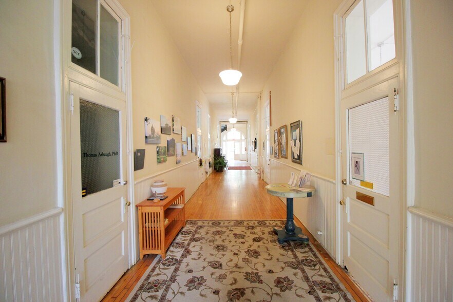 More Photos Of 217-219 W Beverly St, Staunton Storefront Retail Office For Sale