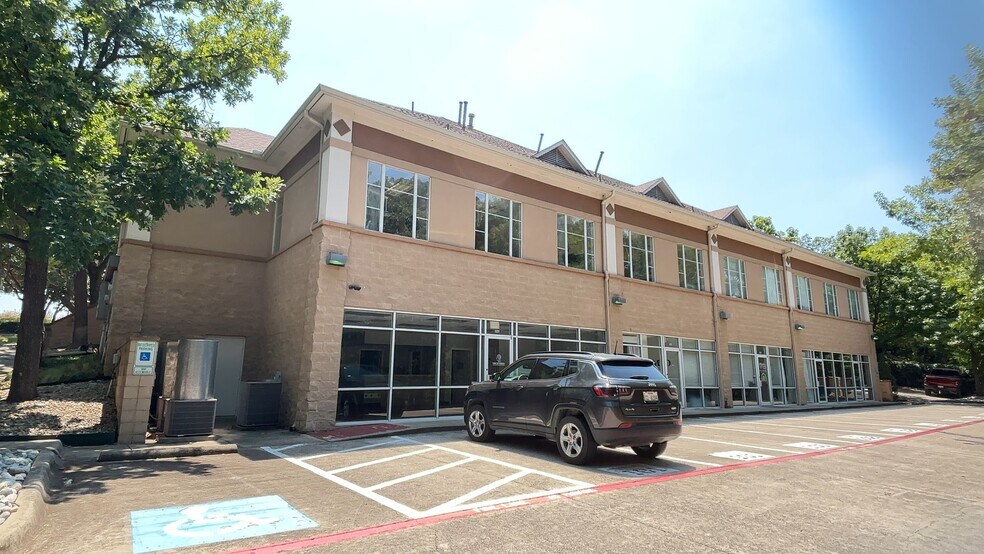 More Photos Of 1650 W Northwest Hwy, Grapevine Medical For Lease