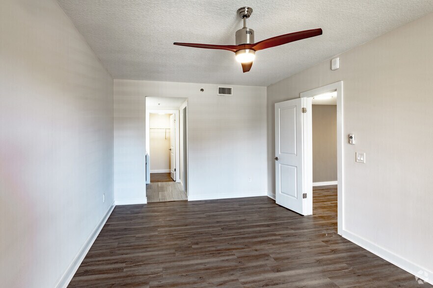 More Photos Of 401 NE Mizner Blvd, Boca Raton Apartments For Sale