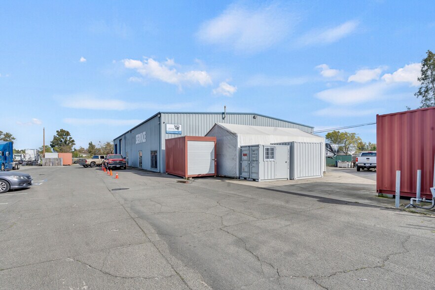 More Photos Of 25533 N Highway 99, Acampo Service For Sale
