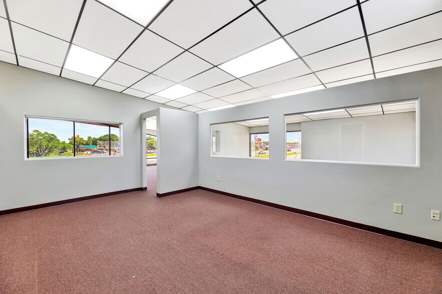 More Photos Of 11209 W Kellogg, Wichita Auto Dealership For Sale