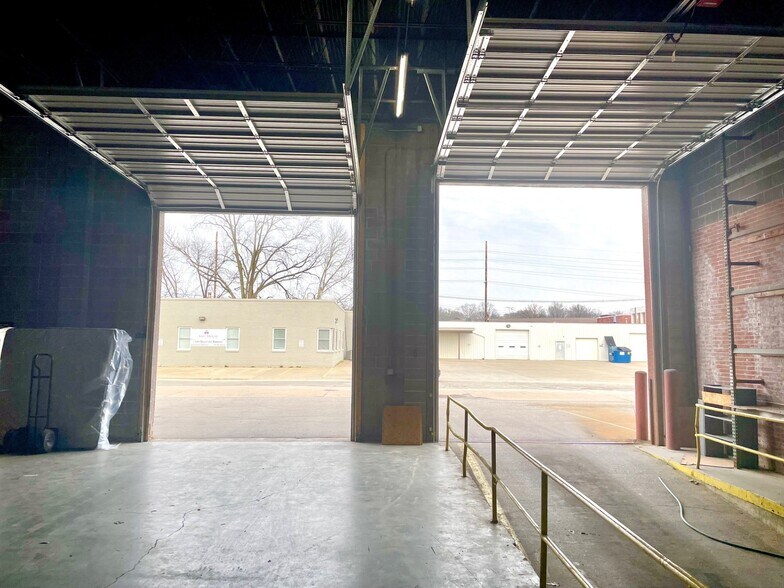 More Photos Of 211 N Spring St, Cape Girardeau Industrial For Sale
