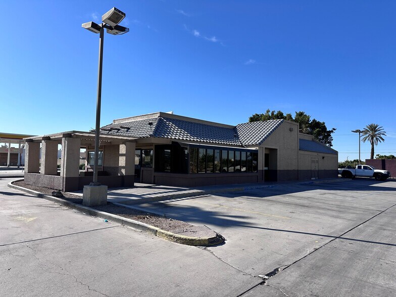 More Photos Of 379 S Lovekin Blvd, Blythe Fast Food For Sale