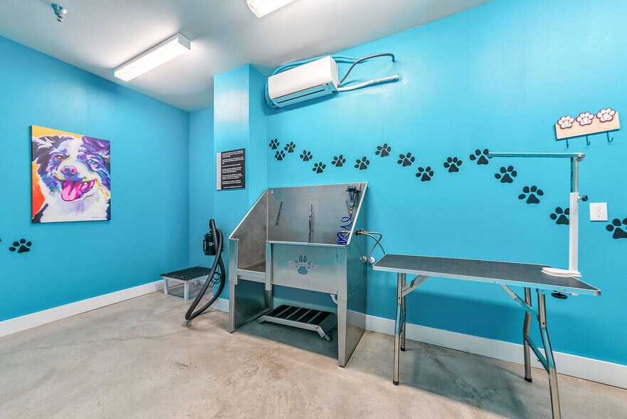 More Photos Of 110 W Cityline Dr, Richardson Apartments For Lease