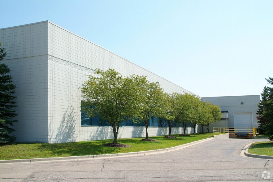 More Photos Of 2500 Centerpoint Pky, Pontiac Research And Development For Lease