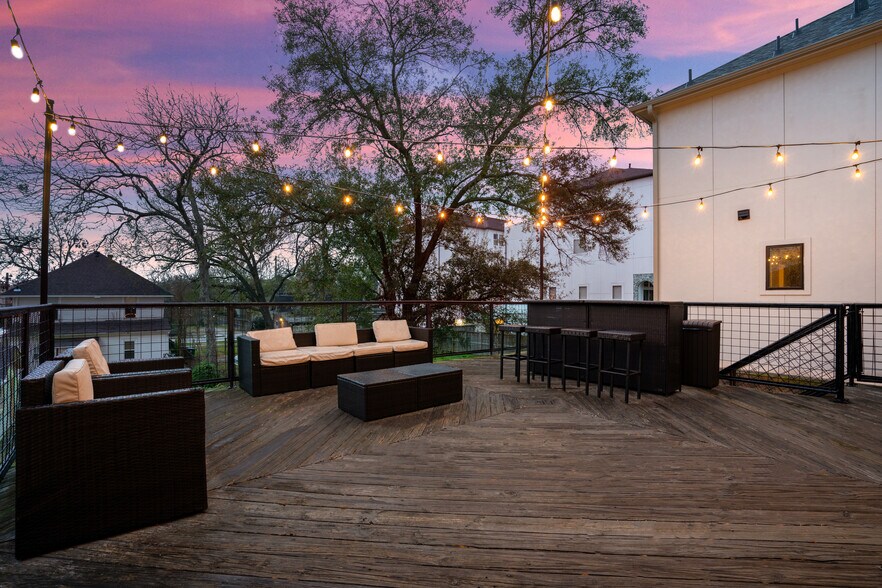 More Photos Of 4119 Allen St, Houston Office For Sale