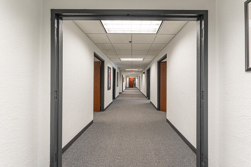 More Photos Of 1900 NE 36th St, Oklahoma City Office For Sale
