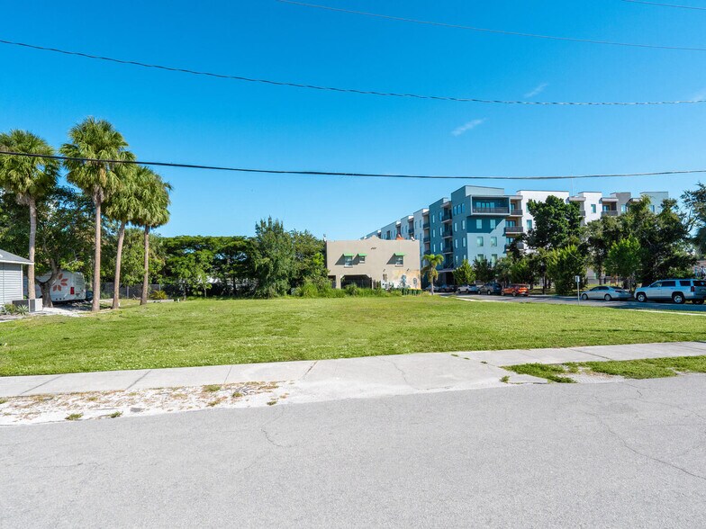 More Photos Of 701 Cohen Way, Sarasota Land For Sale