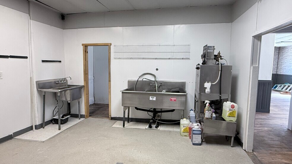 More Photos Of 237 4th Street, Mead Restaurant For Sale