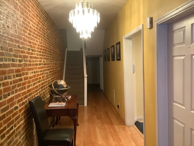 More Photos Of 12 E Pleasant St, Baltimore Office For Sale