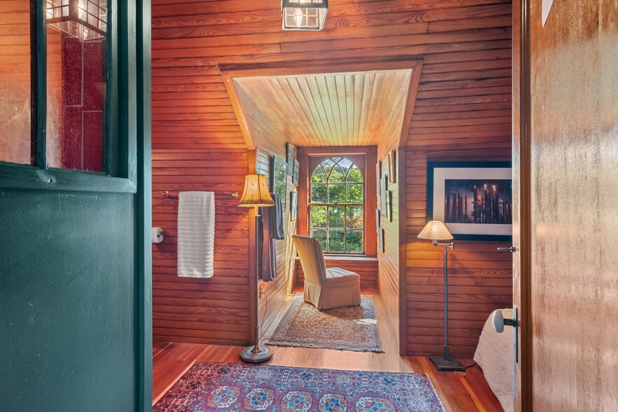 More Photos Of 535 Main Rd, Monterey Specialty For Sale