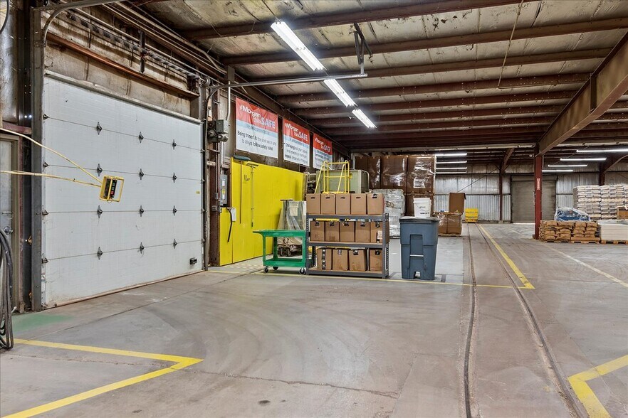 More Photos Of 115 E Mound St, Girard Industrial For Sale