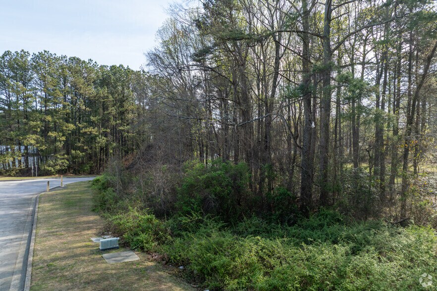 More Photos Of 0 Plaza Pky, Douglasville Land For Sale