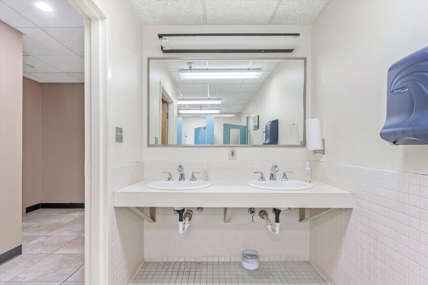 More Photos Of 1825 St Johns Ave, Palatka Office For Sale