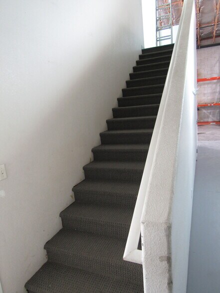 More Photos Of 209 E Brooks Ave, North Las Vegas Distribution For Lease