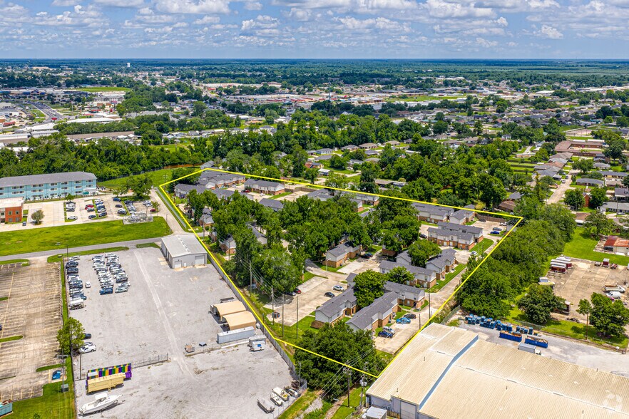 More Photos Of 150 Shady Arbors Cir, Houma Apartments For Sale