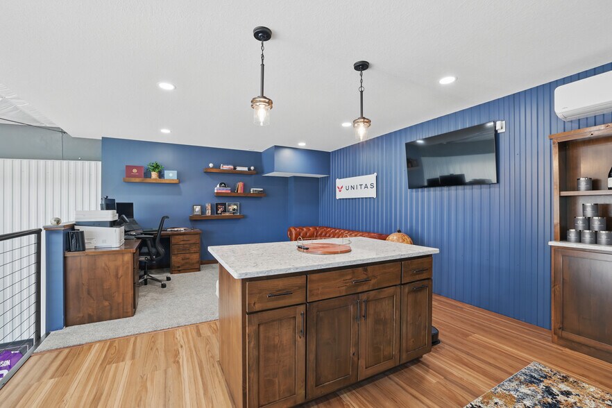 More Photos Of 663 Valerie Ave, Hudson Specialty For Sale