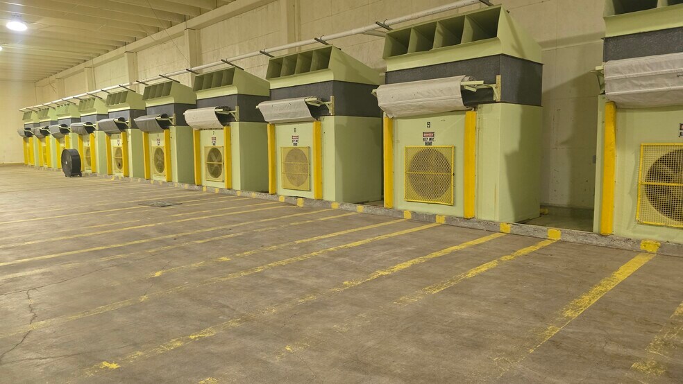 More Photos Of 2200 & 2100 Trophy Dr, McAllen Warehouse For Sale