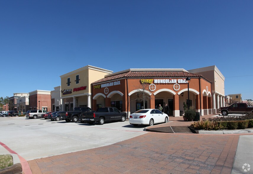 More Photos Of 10919-10927 Louetta Rd, Houston Unknown For Lease