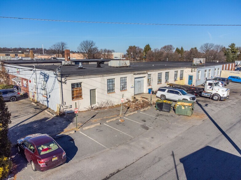 More Photos Of 95 Industrial St E, Clifton Warehouse For Sale