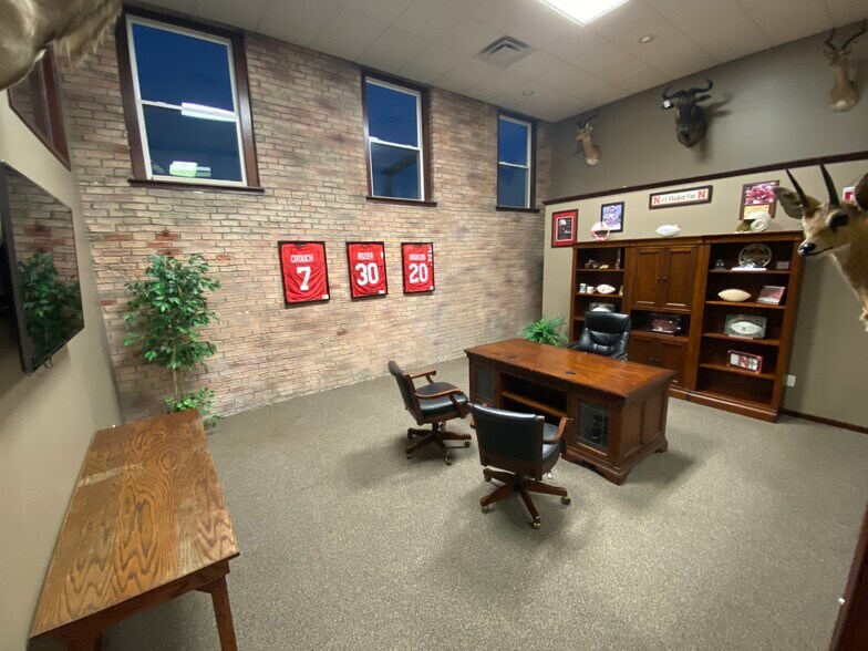 More Photos Of 520 E St, Fairbury Storefront Retail Office For Sale