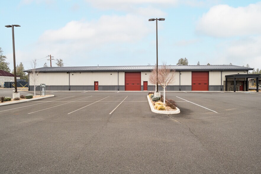 More Photos Of 275-295 W Lundgren Mill Dr, Sisters Food Processing For Lease