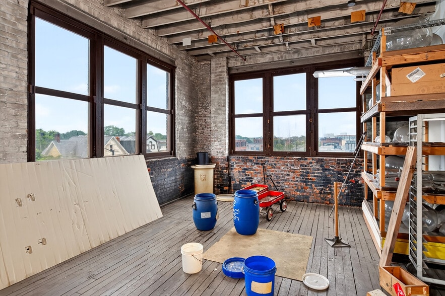 More Photos Of 1280 Niagara St, Buffalo Industrial For Sale