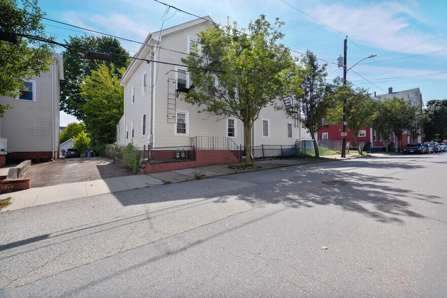 More Photos Of 49 Trenton St, Providence Apartments For Sale