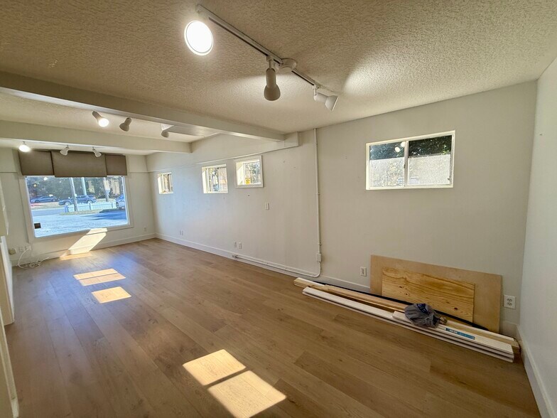 More Photos Of 1853 S 8th St, Amelia Island Freestanding For Lease